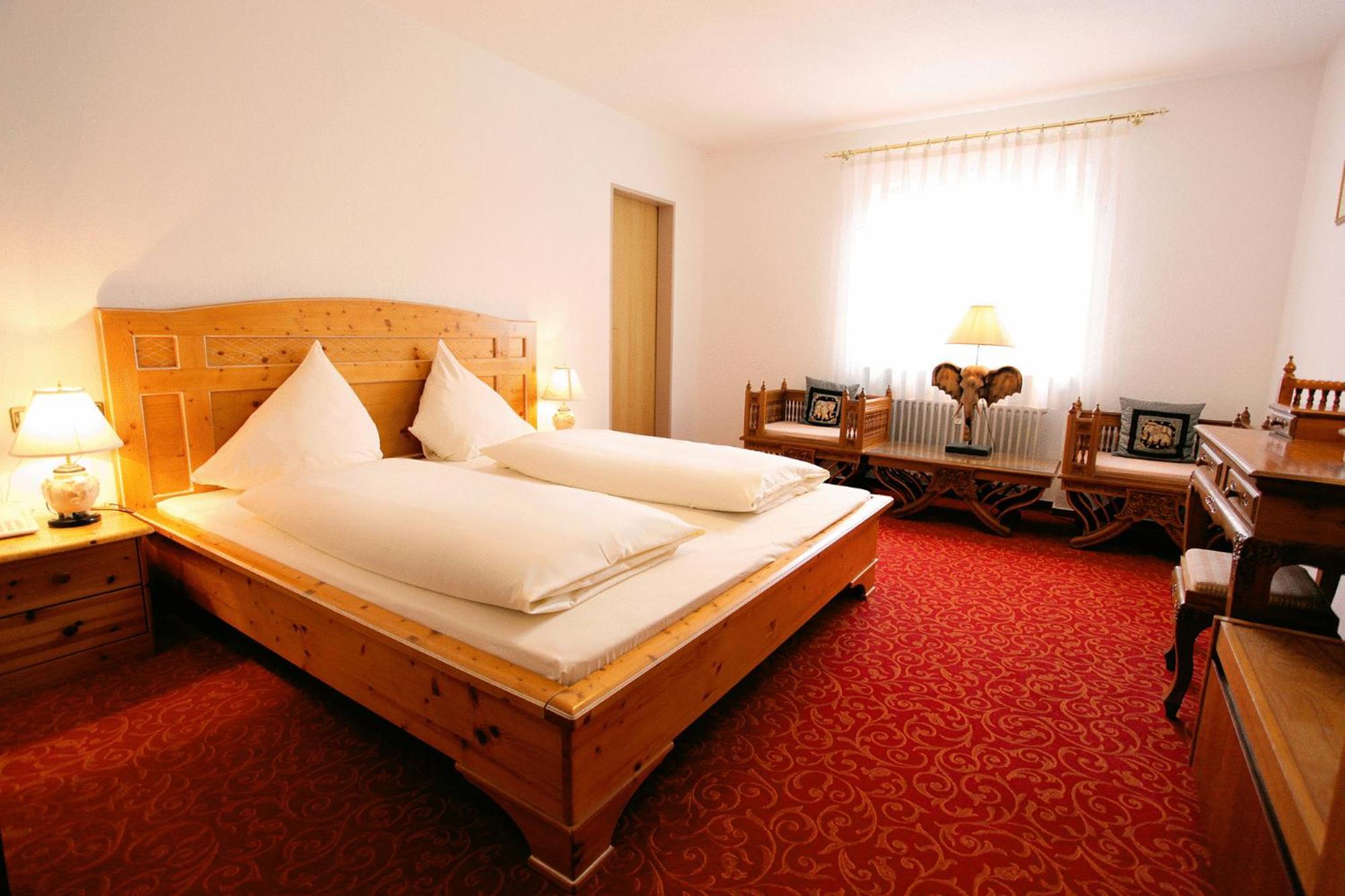 Hotel Pfauen Umkirch Ngoại thất bức ảnh